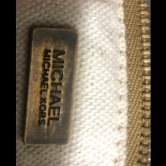 Michael Kors leather metallic wristlet - Picture 4 of 4